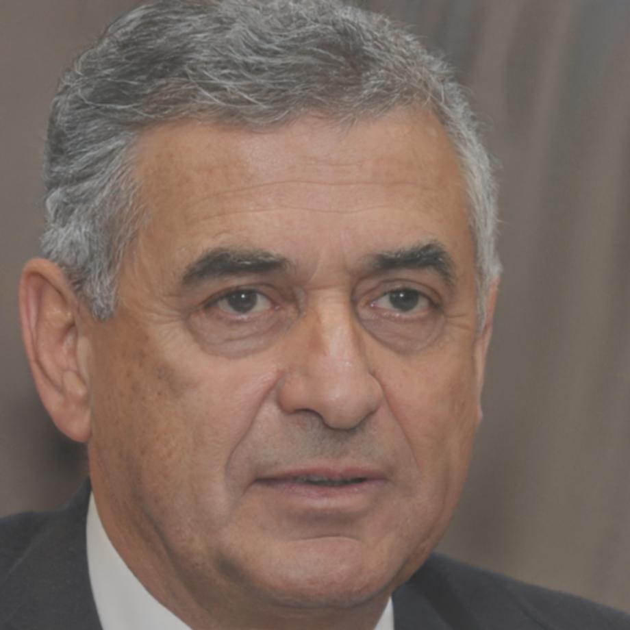 Alaric Thorne, Operations Director